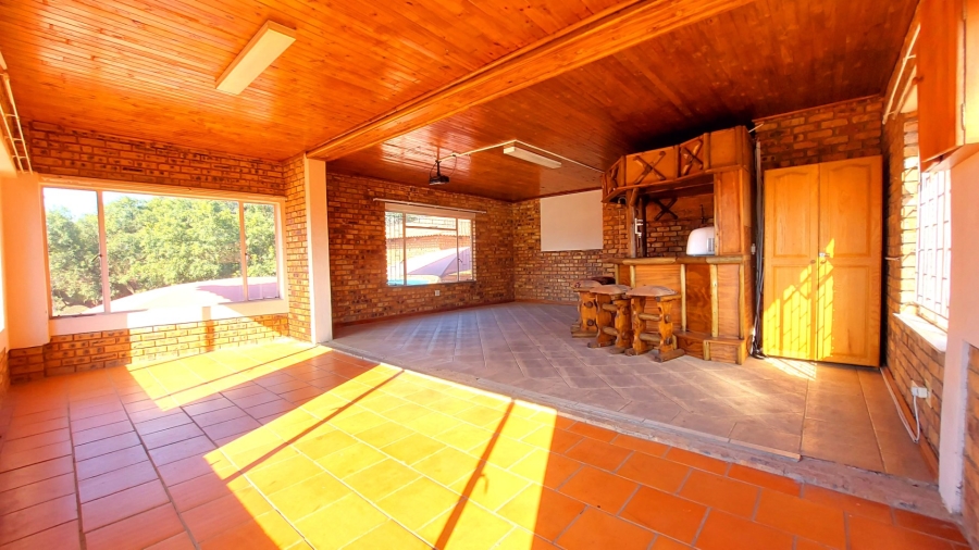 6 Bedroom Property for Sale in Ifafi North West